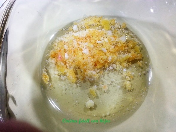 roscón de reyes, azúcar y ralladura de naranja y limón
