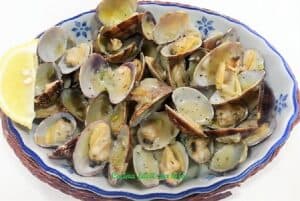almejas a la marinera, plato terminado