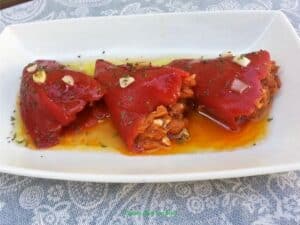 pimientos del piquillo rellenos, plato terminado foto receta