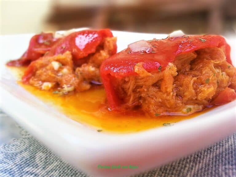 pimientos del piquillo rellenos, plato terminado, foto entrada