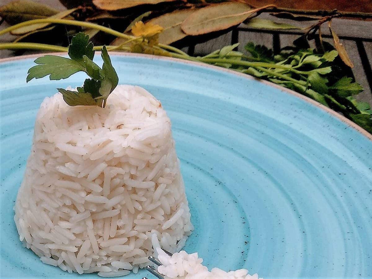 ¿Cómo cocer el arroz blanco para que quede suelto?