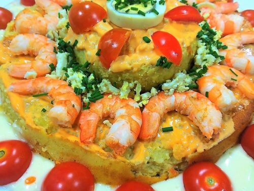 pastel de langostinos, plato terminado, entrada