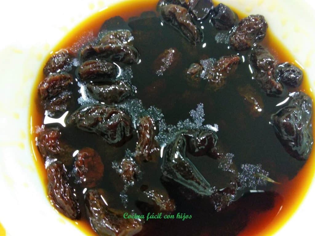 muslos de pavo emborrachando uvas