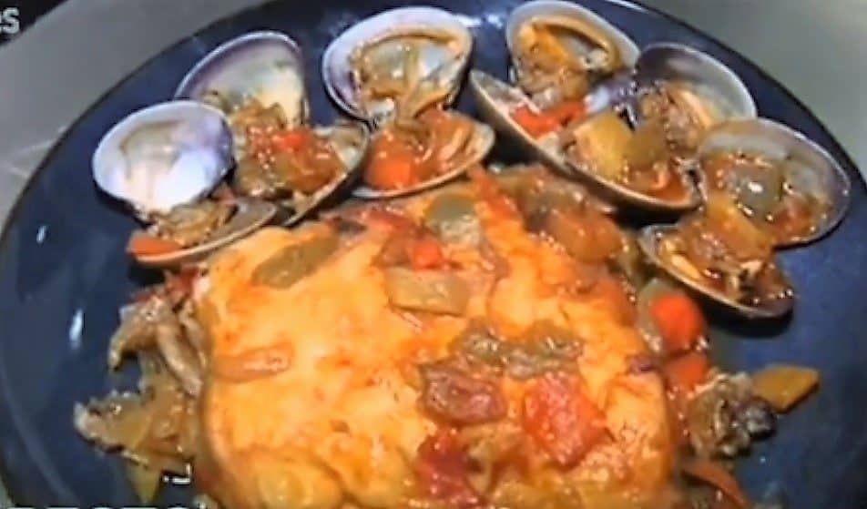 presentación de bacalao con pisto