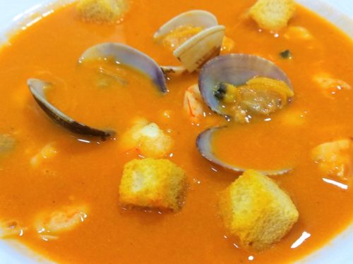 sopa de pescado plato hecho