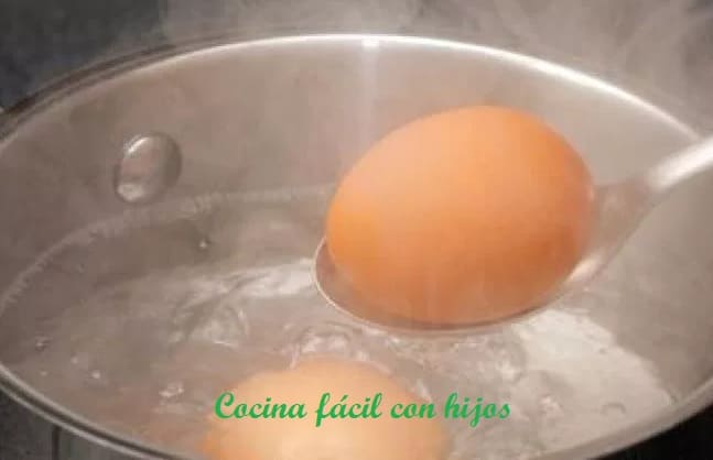 cociendo los huevos
