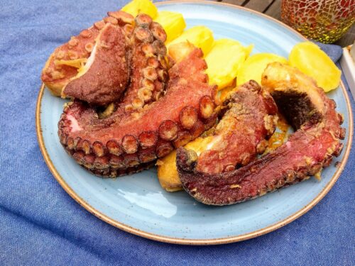 pulpo frito, plato terminado, foto entrada