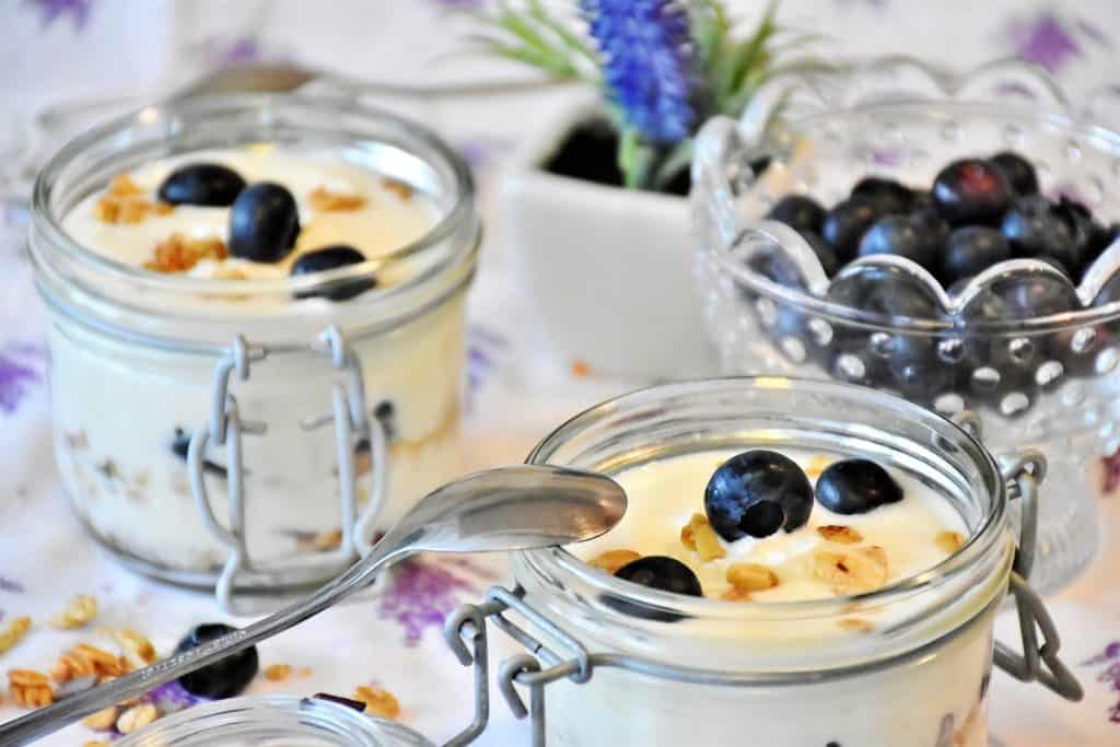 tahini, receta de yogur con aranadanos