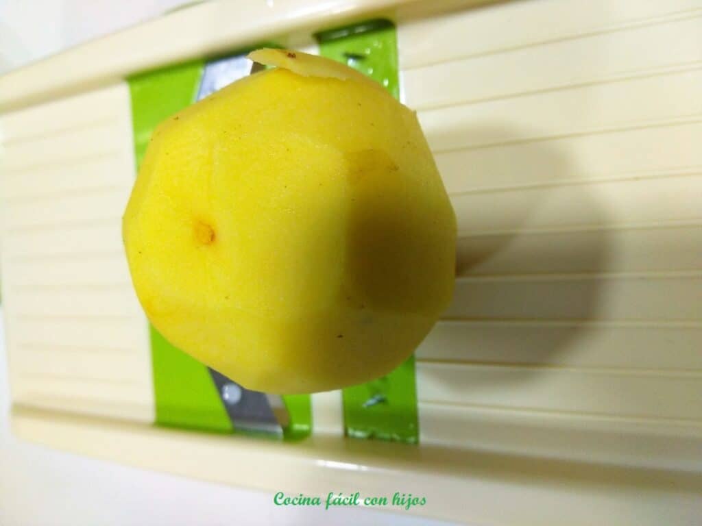 cortando las patatas