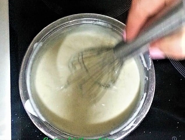 salsa de queso para carne, cocinando la salsa